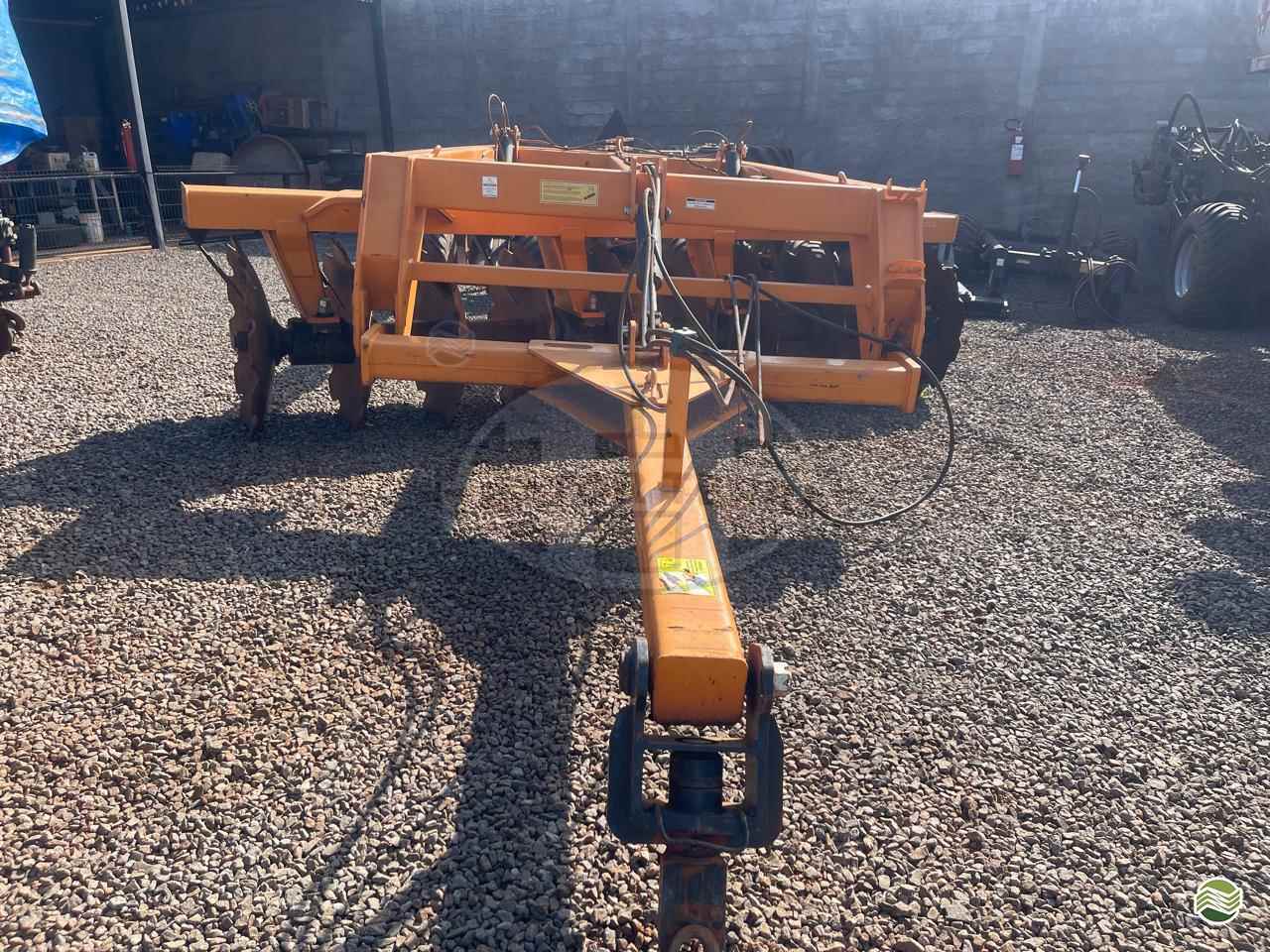 IMPLEMENTOS AGRICOLAS GRADE ARADORA ARADORA 20 DISCOS Trator Terra - Jatai JATAI GOIAS GO